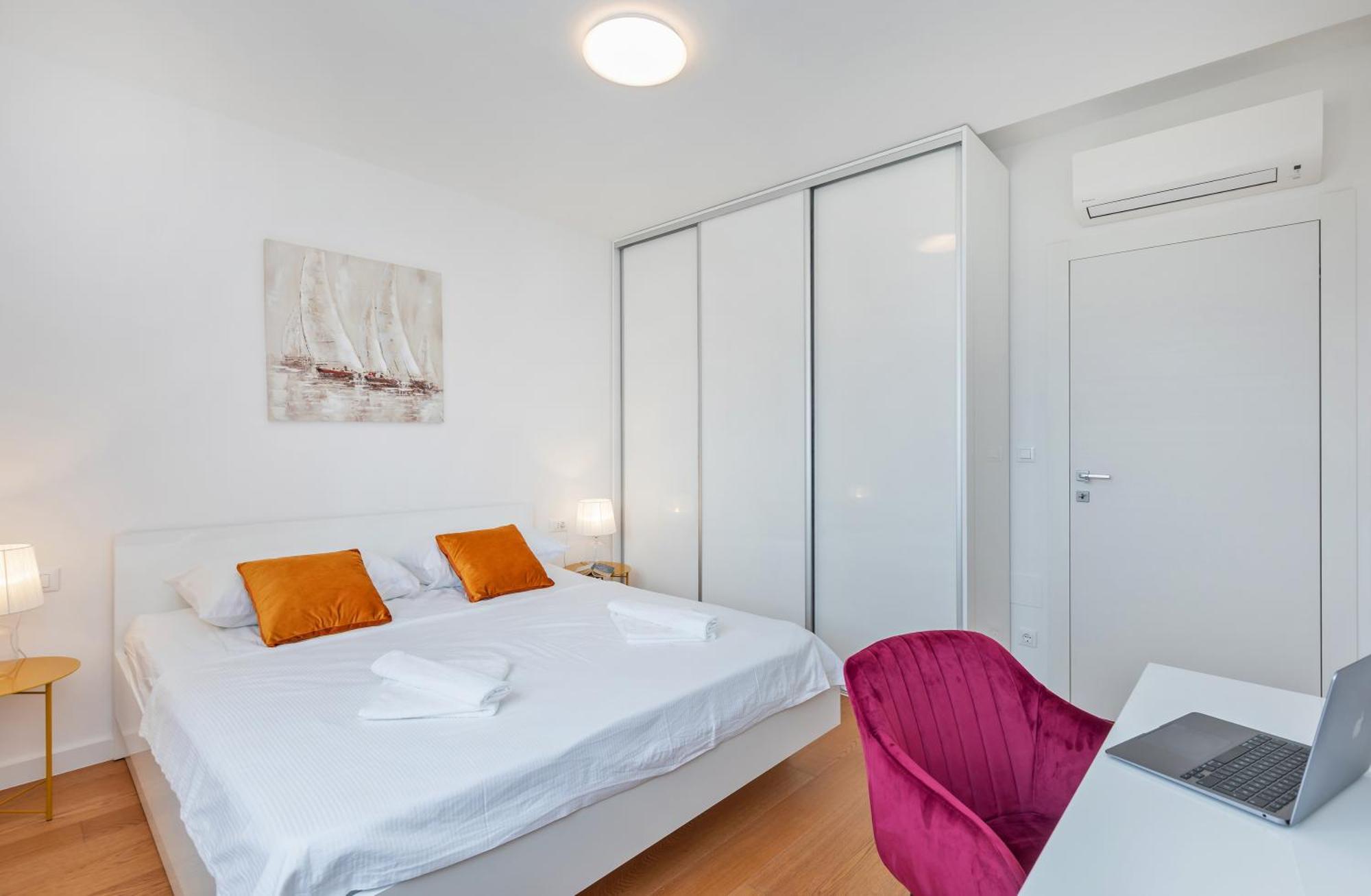 Adrienne Apartament *